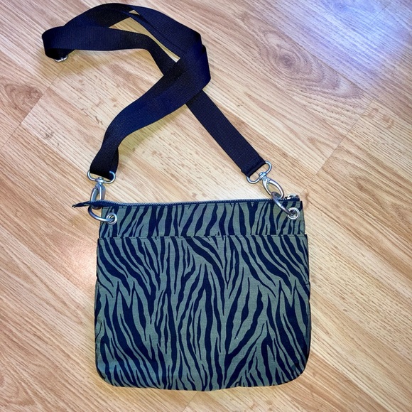 Baggalini Zebra Print Crossbody Purse Bag Army Green Black - Picture 6 of 7